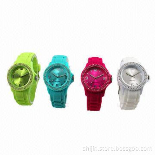 Silicone watch, fashionable with different colors